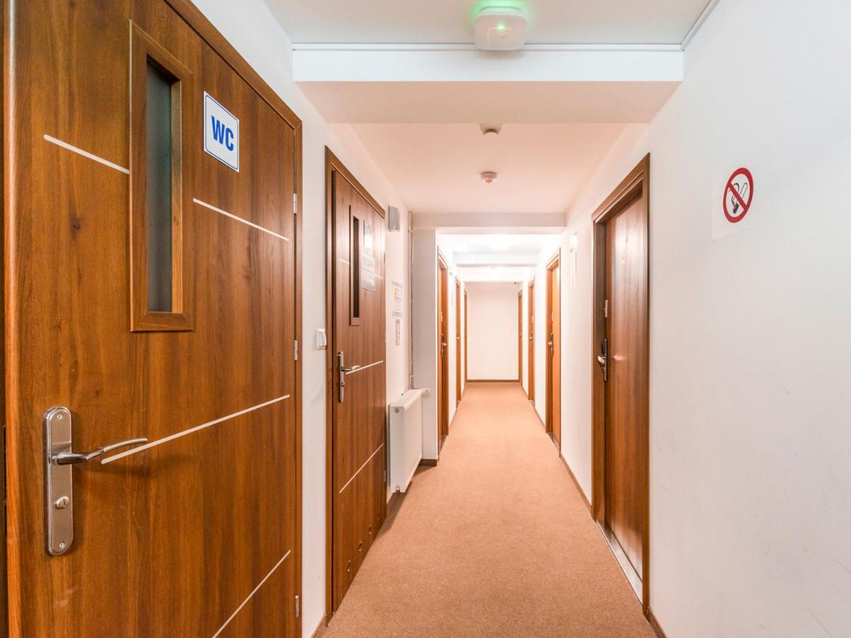 Luxhostel24 Варшава Екстер'єр фото